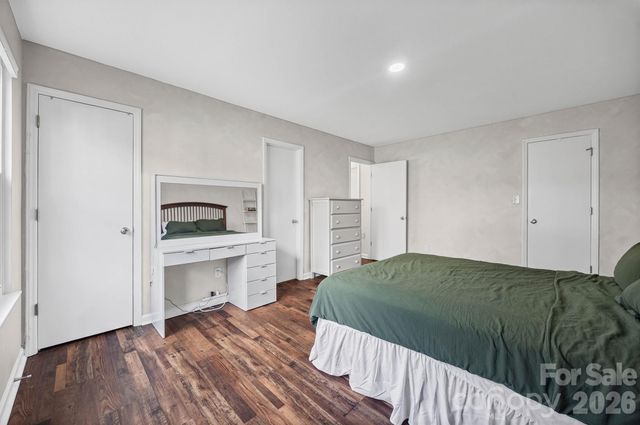 6104 Sunbridge Court, Charlotte, NC 28269