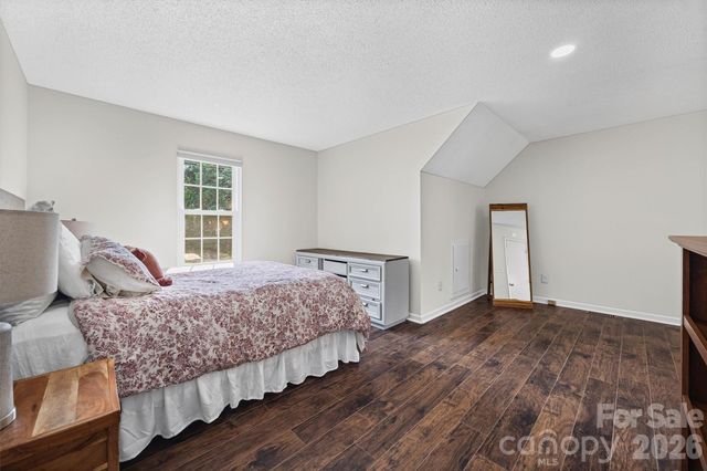 6104 Sunbridge Court, Charlotte, NC 28269