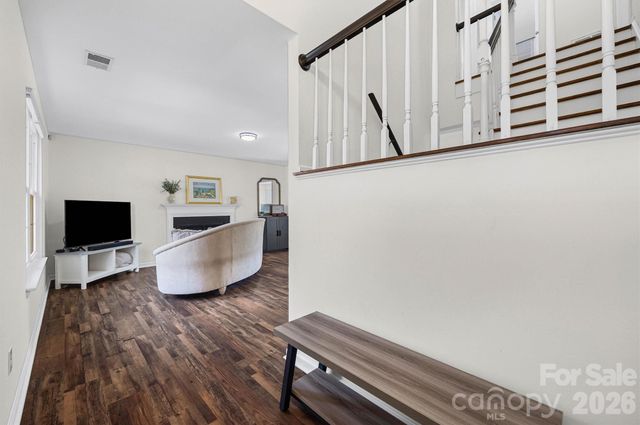 6104 Sunbridge Court, Charlotte, NC 28269