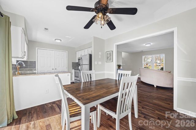 6104 Sunbridge Court, Charlotte, NC 28269