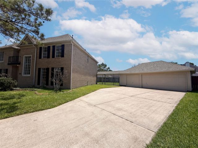2124 Wimbleton Court, Pearland, TX 77581