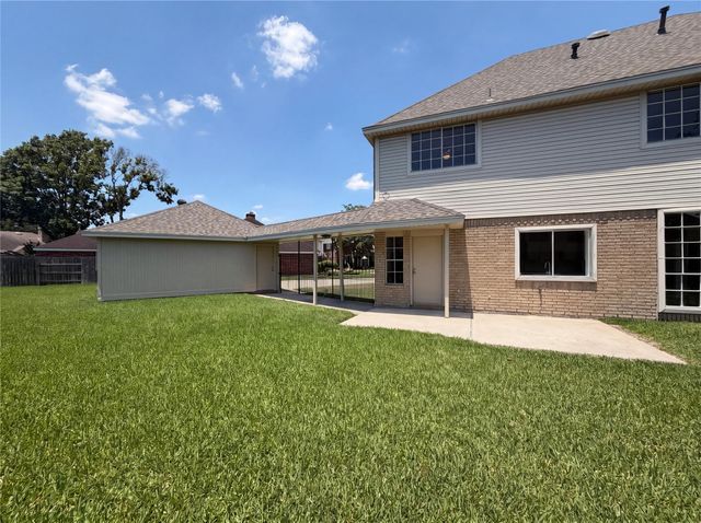 2124 Wimbleton Court, Pearland, TX 77581