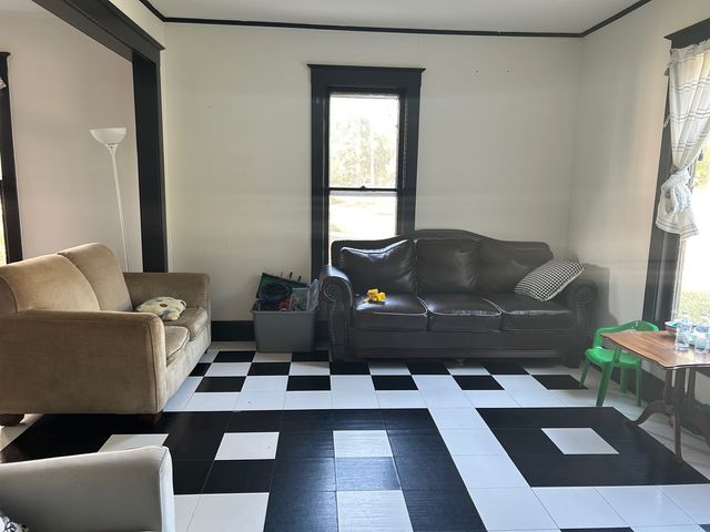 214 College Avenue, Dekalb, IL 60115