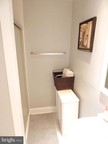 111 HUFF AVE, Trenton, NJ 08618