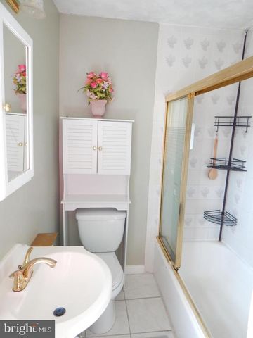 111 HUFF AVE, Trenton, NJ 08618