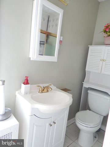 111 HUFF AVE, Trenton, NJ 08618