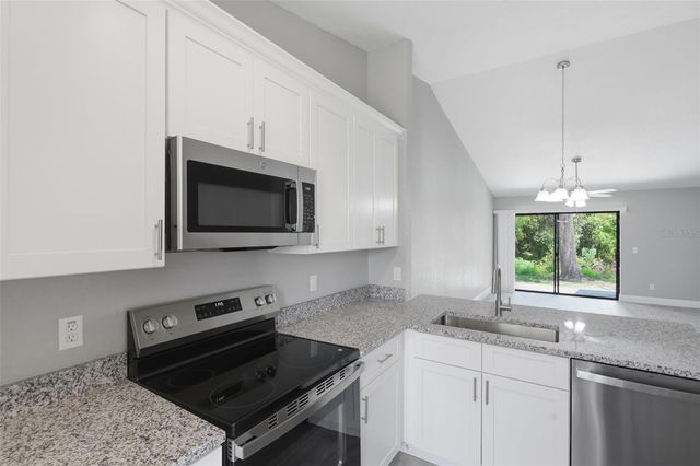 2422 KING OAK COURT, St Cloud, FL 34769