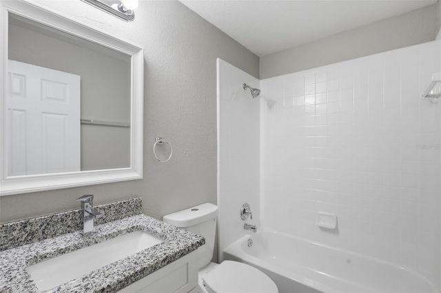 2422 KING OAK COURT, St Cloud, FL 34769