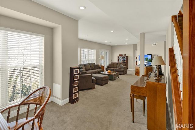 364 Whispering Forest Lane, Pacific, MO 63069