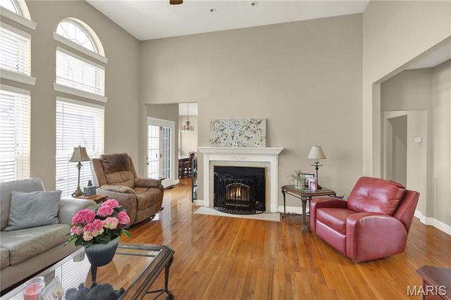 364 Whispering Forest Lane, Pacific, MO 63069