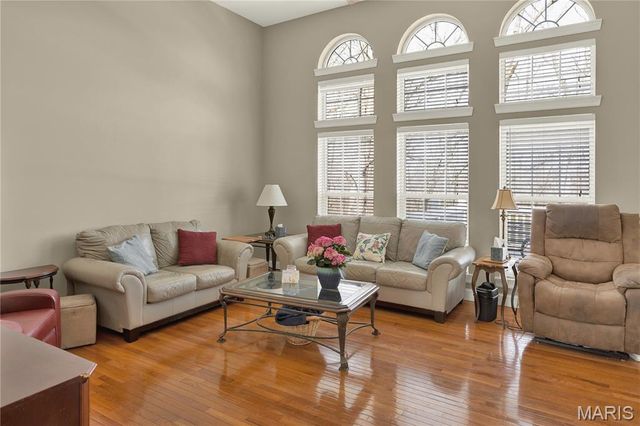 364 Whispering Forest Lane, Pacific, MO 63069