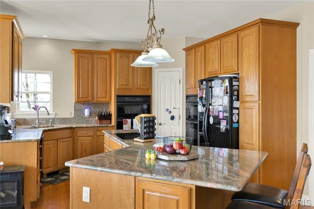 364 Whispering Forest Lane, Pacific, MO 63069