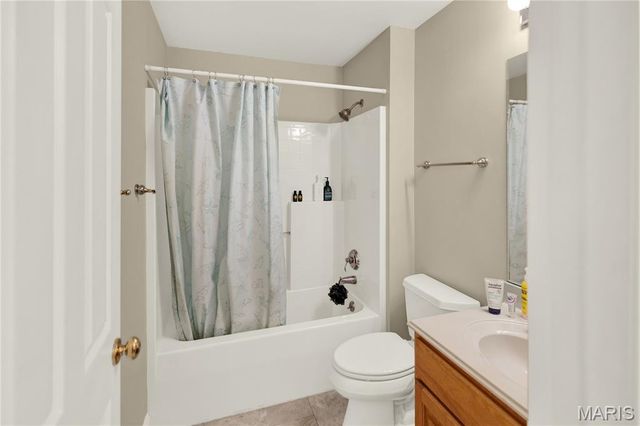 364 Whispering Forest Lane, Pacific, MO 63069