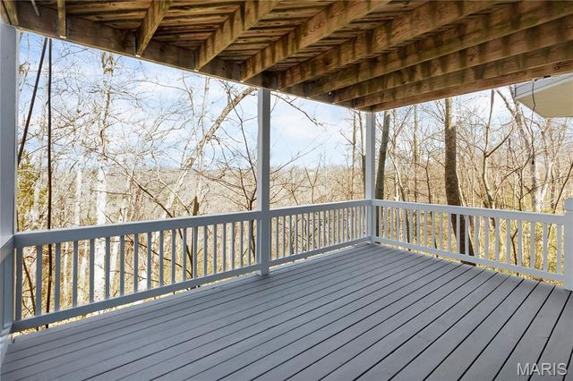 364 Whispering Forest Lane, Pacific, MO 63069