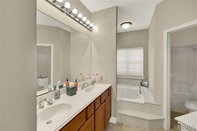 364 Whispering Forest Lane, Pacific, MO 63069