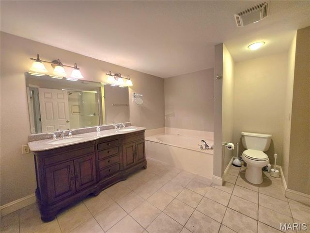 364 Whispering Forest Lane, Pacific, MO 63069