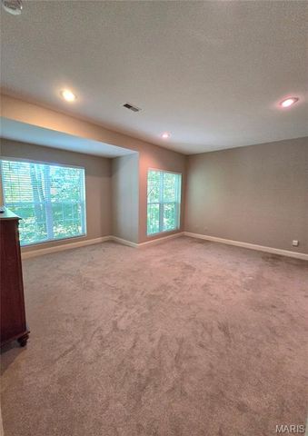 364 Whispering Forest Lane, Pacific, MO 63069