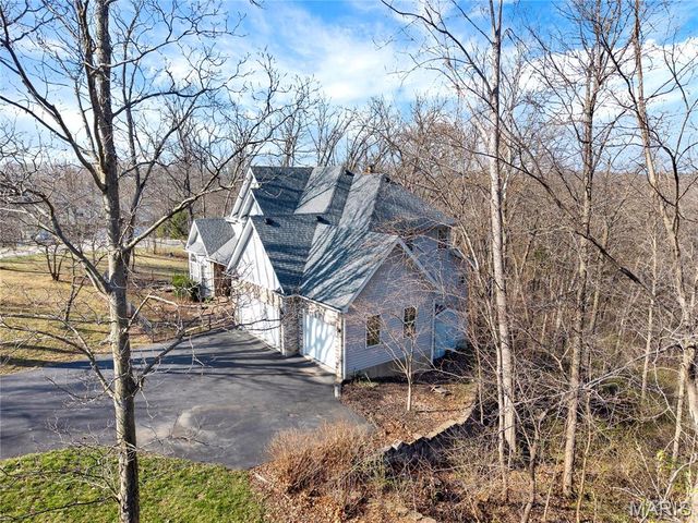 364 Whispering Forest Lane, Pacific, MO 63069