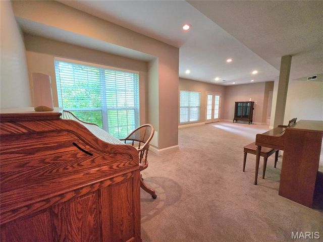 364 Whispering Forest Lane, Pacific, MO 63069
