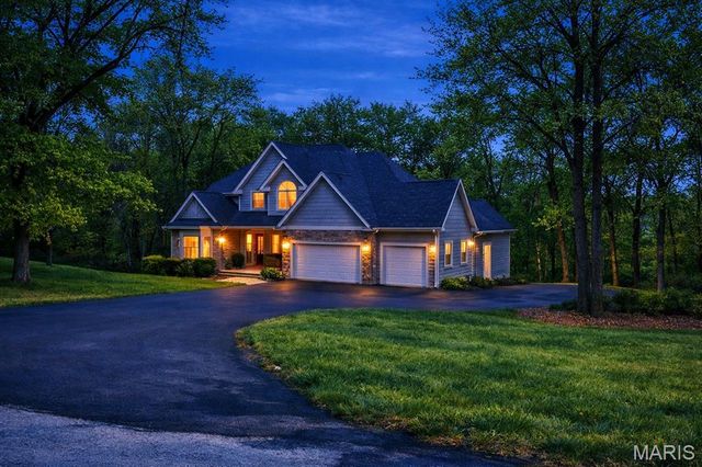 364 Whispering Forest Lane, Pacific, MO 63069