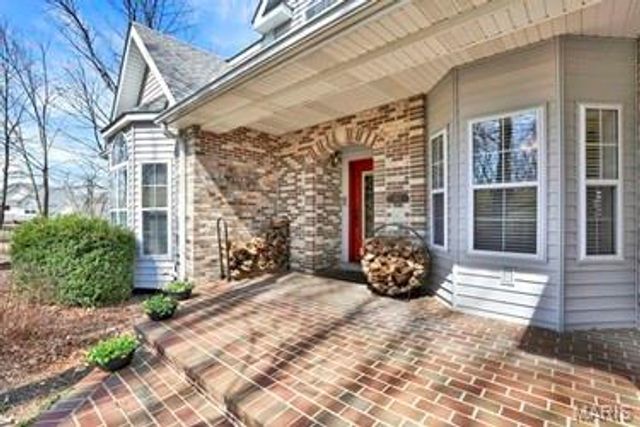 364 Whispering Forest Lane, Pacific, MO 63069
