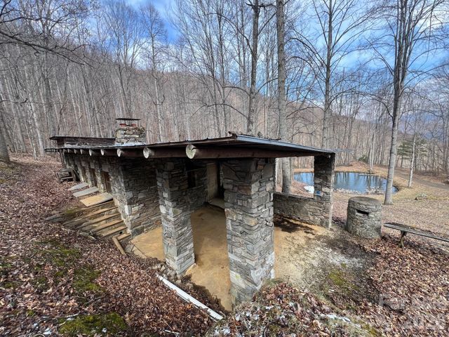 140 Wild Mountain Lane, Barnardsville, NC 28709