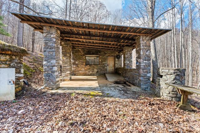 140 Wild Mountain Lane, Barnardsville, NC 28709