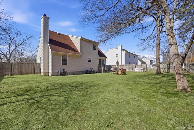 55 Carver Boulevard, Bellport, NY 11713