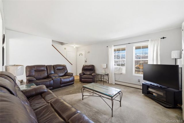 55 Carver Boulevard, Bellport, NY 11713