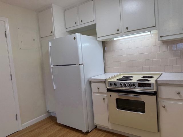 1325 Worcester Rd D8, Framingham, MA 01701