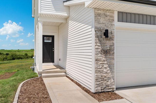 3261 Marigold Circle, Pella, IA 50219