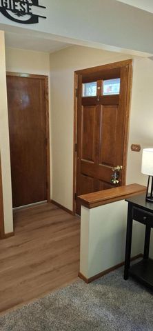 548 Oakwood DRIVE, Hartland, WI 53029