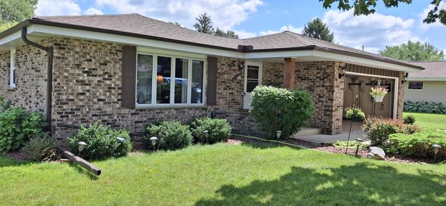 548 Oakwood DRIVE, Hartland, WI 53029