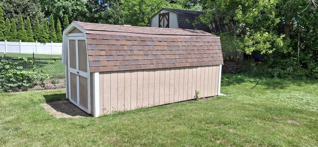 548 Oakwood DRIVE, Hartland, WI 53029