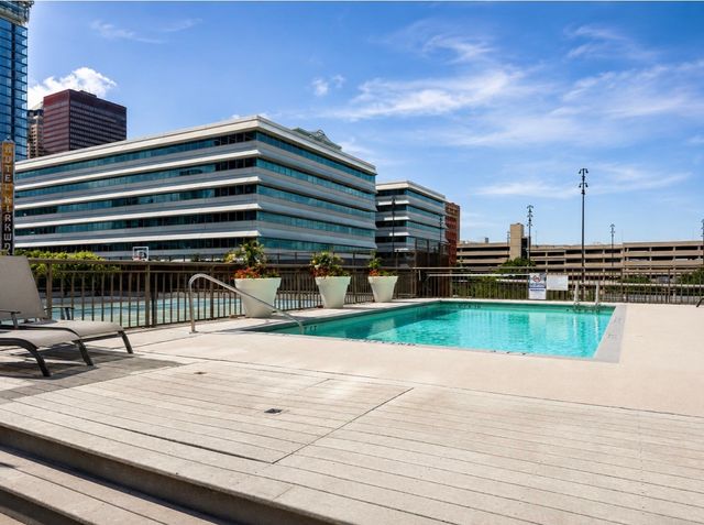 300 Walnut Street 408, Des Moines, IA 50309