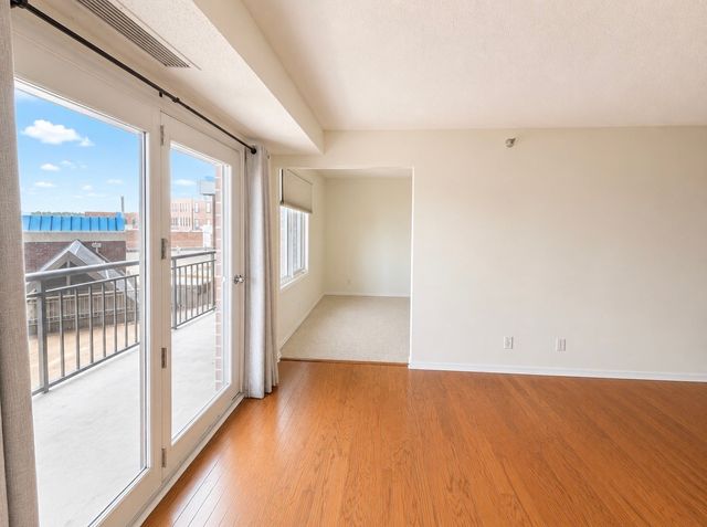 300 Walnut Street 408, Des Moines, IA 50309