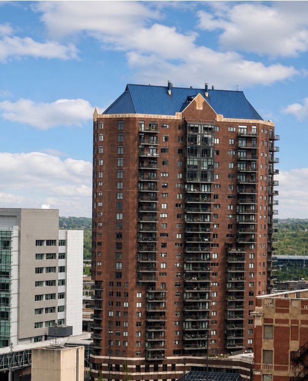 300 Walnut Street 408, Des Moines, IA 50309