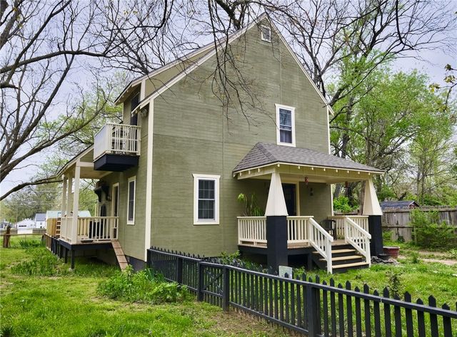 114 N Ozark Street, Prairie Grove, AR 72753