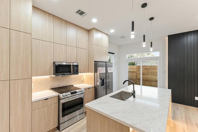 00 Bayou View Drive, Houston, TX 77091