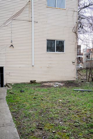 5527 S Hermitage Avenue, Chicago, IL 60636