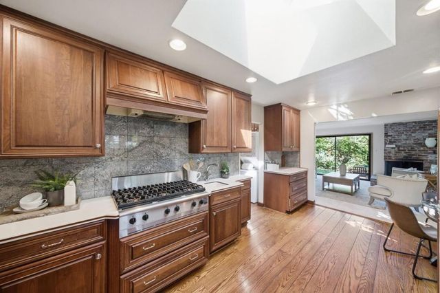 2108 Howard Avenue, San Carlos, CA 94070