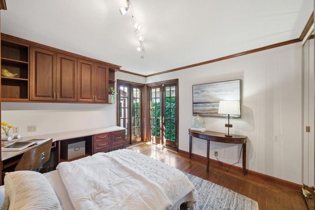 2108 Howard Avenue, San Carlos, CA 94070