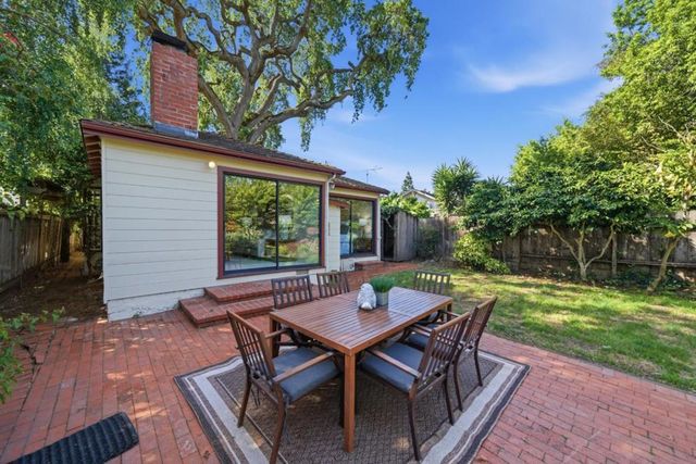 2108 Howard Avenue, San Carlos, CA 94070