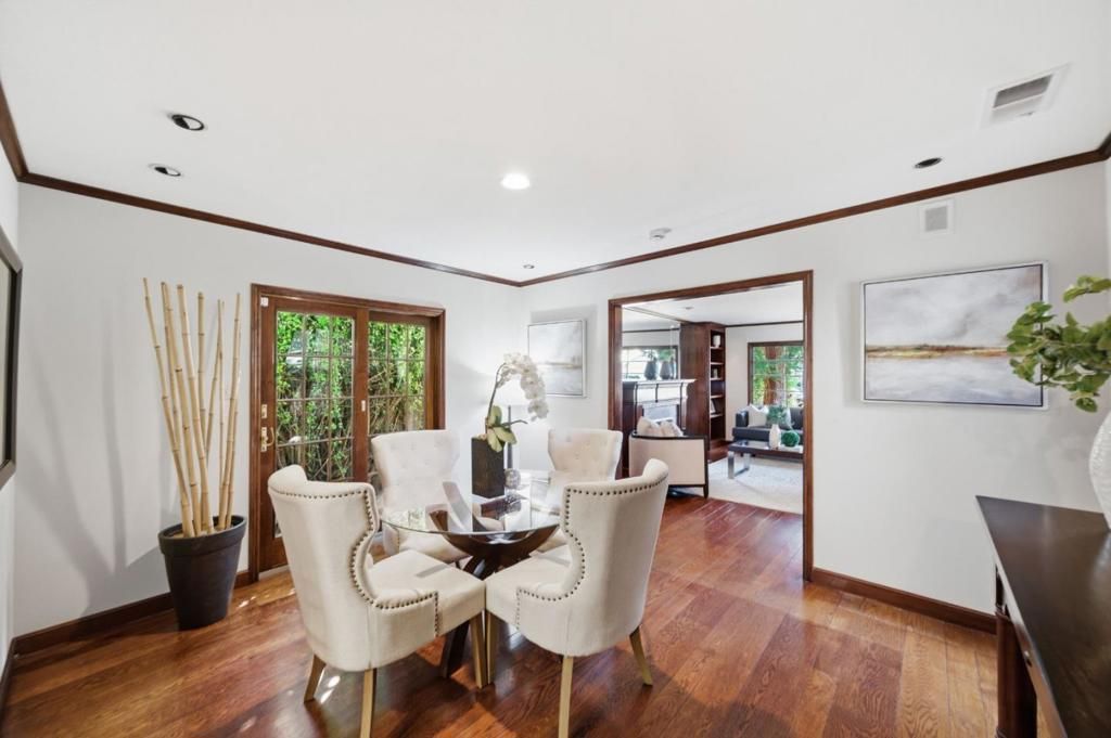 Image 12 of property listing at 2108 Howard Avenue, San Carlos, CA 94070