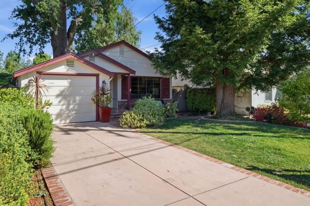 Image 2 of property listing at 2108 Howard Avenue, San Carlos, CA 94070