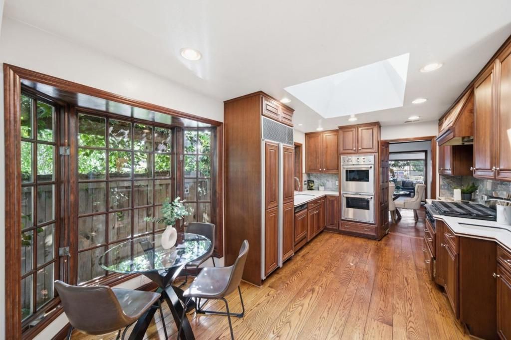 Image 20 of property listing at 2108 Howard Avenue, San Carlos, CA 94070