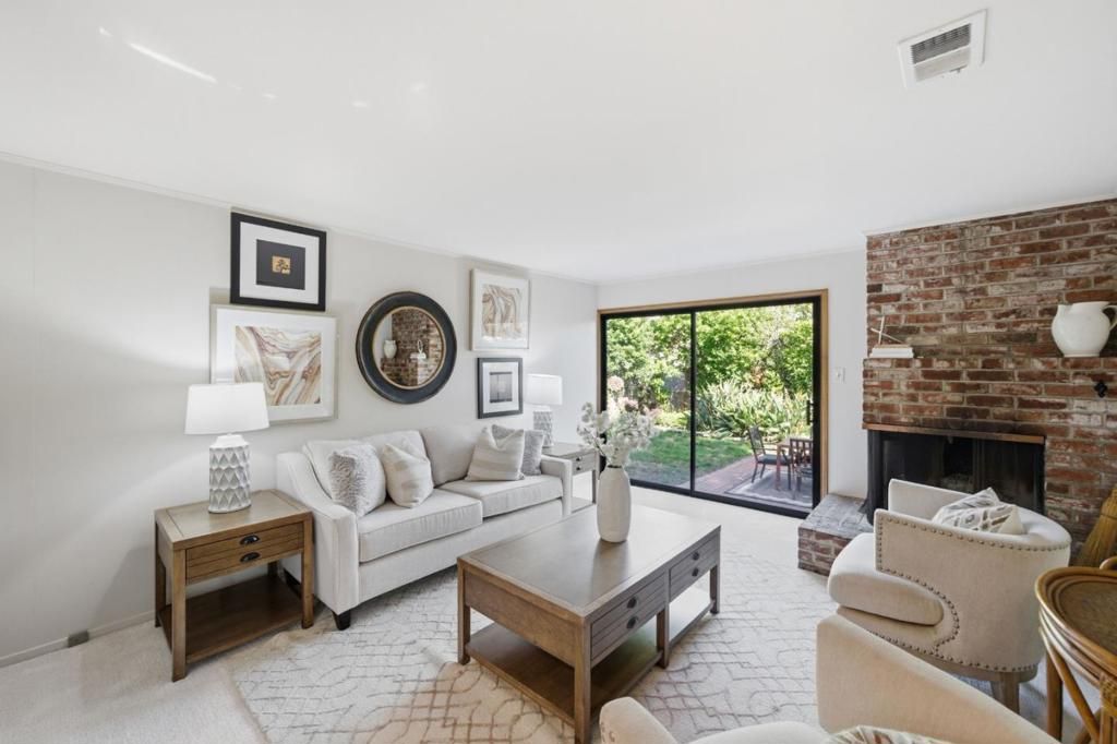 Image 21 of property listing at 2108 Howard Avenue, San Carlos, CA 94070