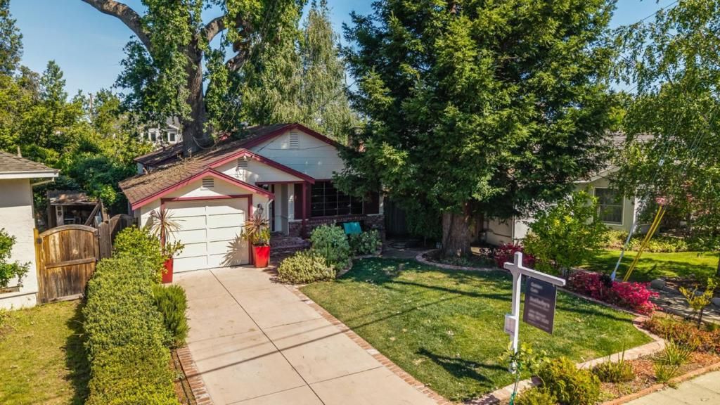 Image 37 of property listing at 2108 Howard Avenue, San Carlos, CA 94070