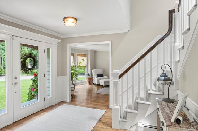 8 Quaker Hill Road, Stony Brook, NY 11790