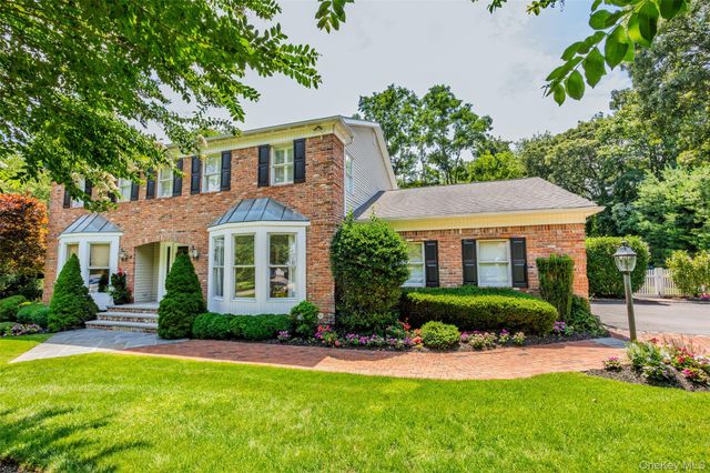8 Quaker Hill Road, Stony Brook, NY 11790